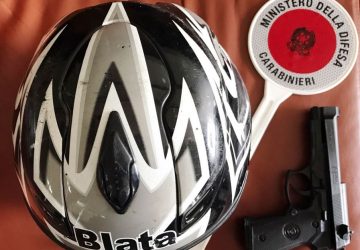 Assalta a mano armata centro scommesse: inseguito ed arrestato