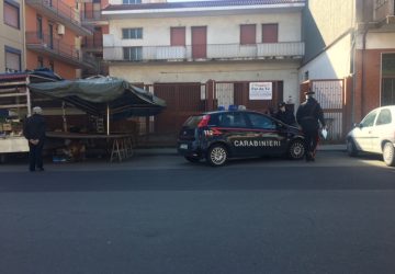 Giarre, ambulantato abusivo: controlli dei carabinieri. Sequestrata diversa merce VD