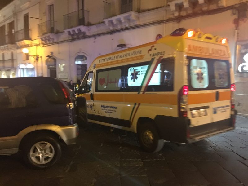 Giarre scontro tra auto e scooter: un ferito