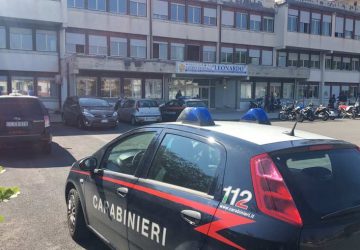 Giarre, nuovo blitz nelle scuole. Cani antidroga al Liceo Scientifico VIDEO