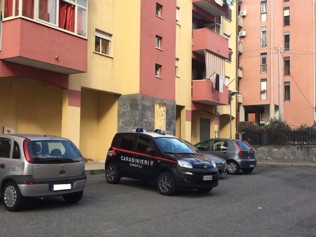 Giarre, quartiere Jungo: controlli antidroga dei carabinieri