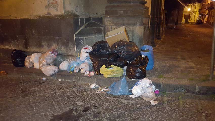 Acireale, il Consiglio comunale approva l’istituzione delle guardie ambientali anti sporcaccioni