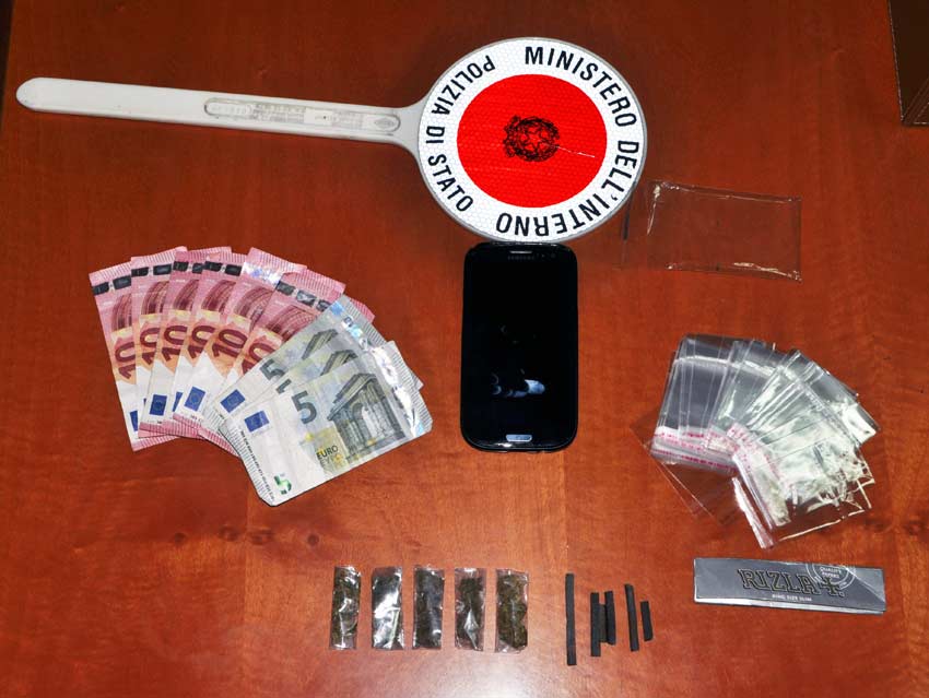 Acireale: un arresto per spaccio