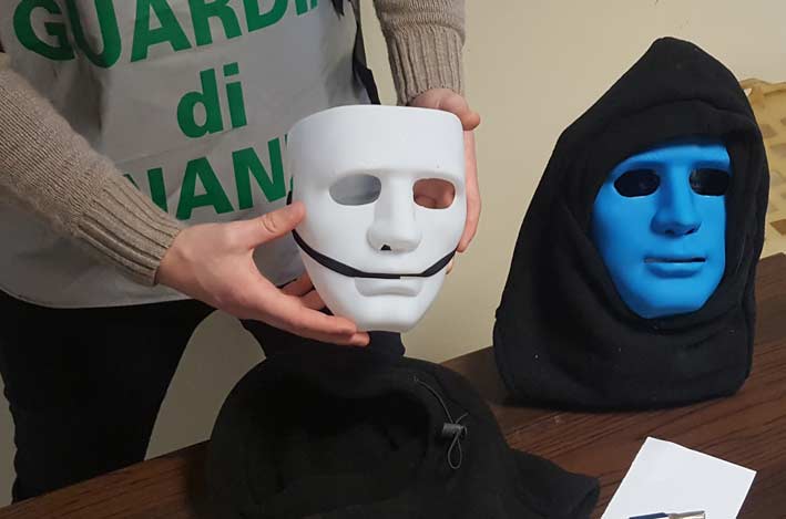 Sventato furto con spaccata ai danni di una profumeria