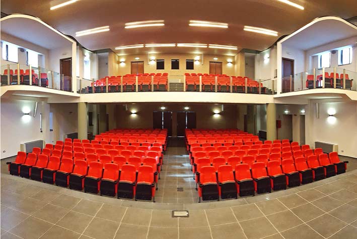 Randazzo. “Ex Cinema Moderno”, al debutto del “Pinocchio” va in scena la polemica