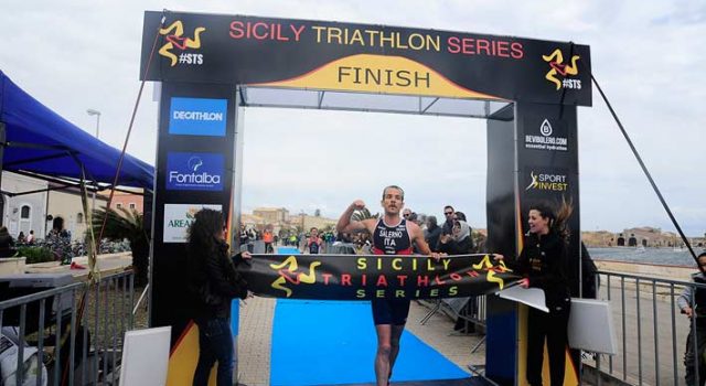 Sicily Triathlon Series: l’augustano Ennio Salerno vince a Marzamemi. La catanese Cristina Ventura si aggiudica la tappa FOTO