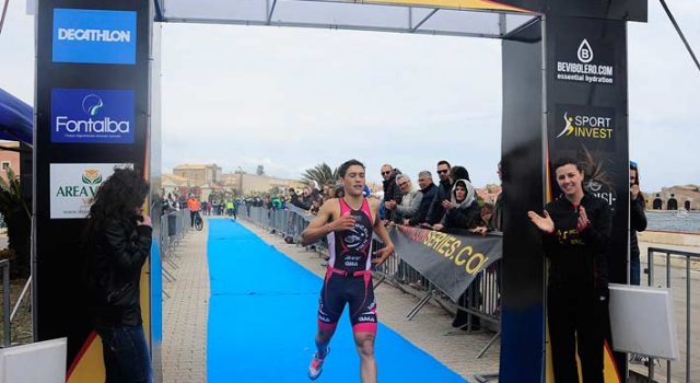 Sicily Triathlon Series: l’augustano Ennio Salerno vince a Marzamemi. La catanese Cristina Ventura si aggiudica la tappa FOTO
