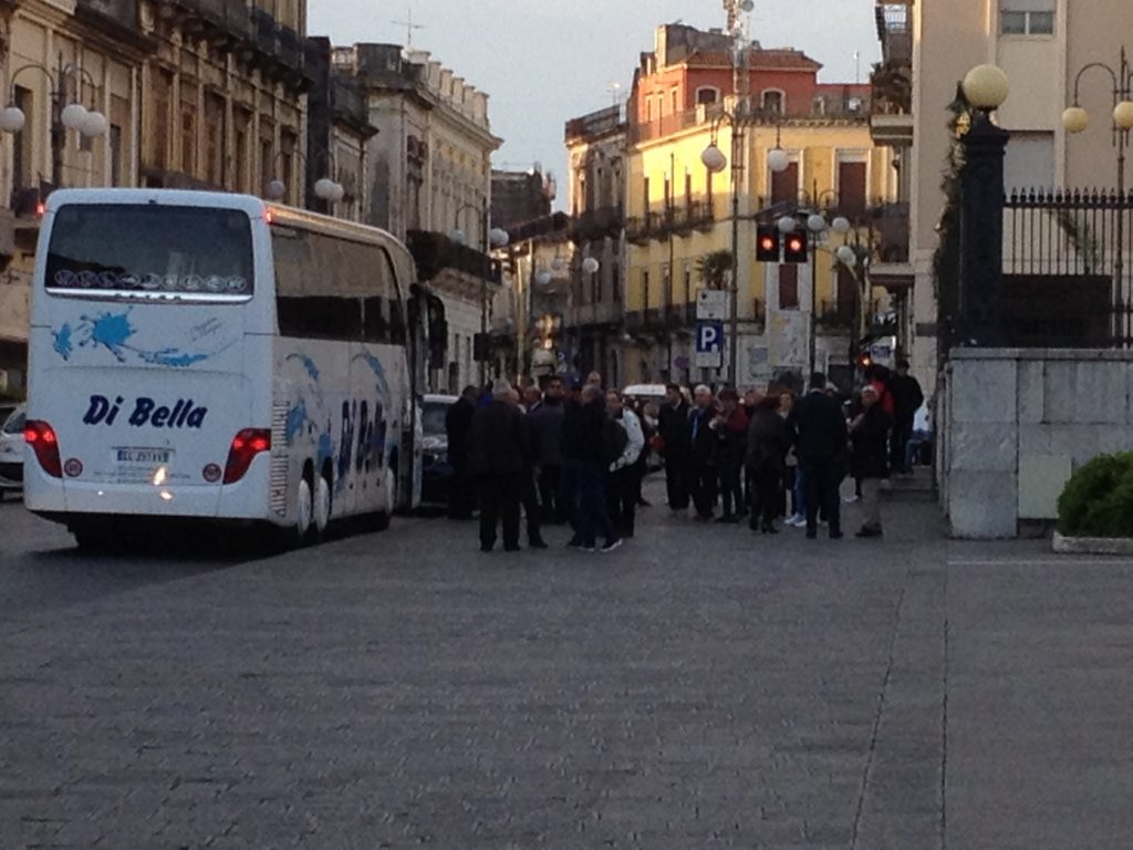 Ospedale di Giarre: due autobus di cittadini diretti a Palermo per contestare la “chiusura” del Sant’Isidoro
