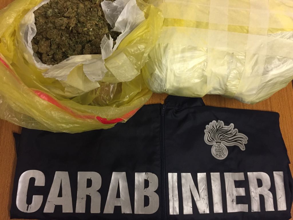 Catania, sorpreso a casa con 1,6 Kg di marijuana. Arrestato