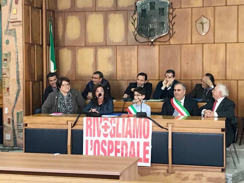 Giarre, ha prestato giuramento il baby sindaco