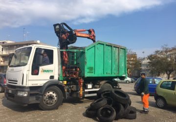 Giarre, bonificata area a parcheggio di via Teatro