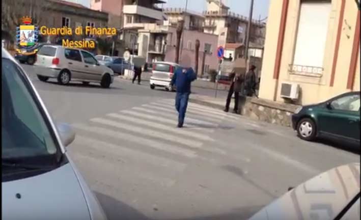 Scoperti cinque falsi ciechi: due di loro lavoravano al Comune VIDEO