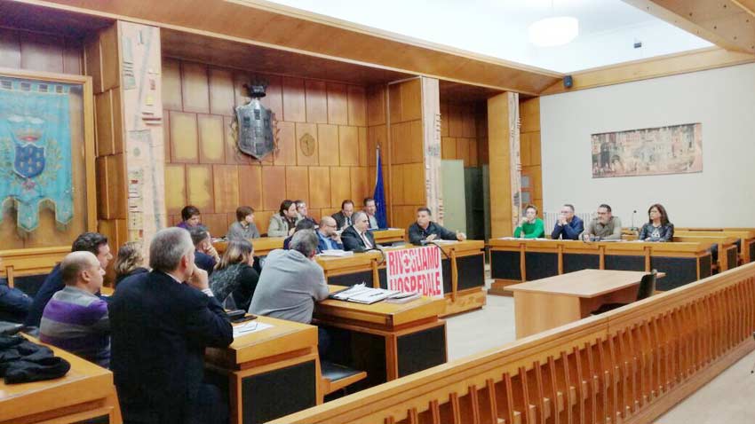 Giarre, analisi del dissesto. Domani seduta urgente del Consiglio con la relazione della Terza Commissione