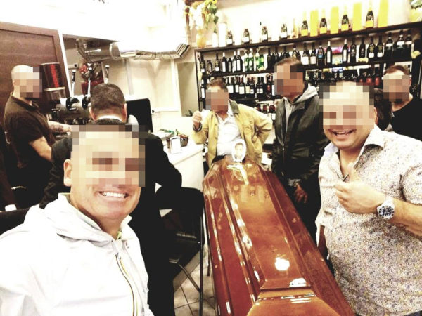 Chiuso dalla polizia per 7 giorni un bar a Catania: ha “ospitato” la bara di un pregiudicato