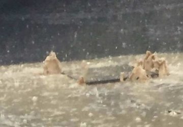 Giarre e Riposto, saltati tombini con "fontane" di reflui fognari