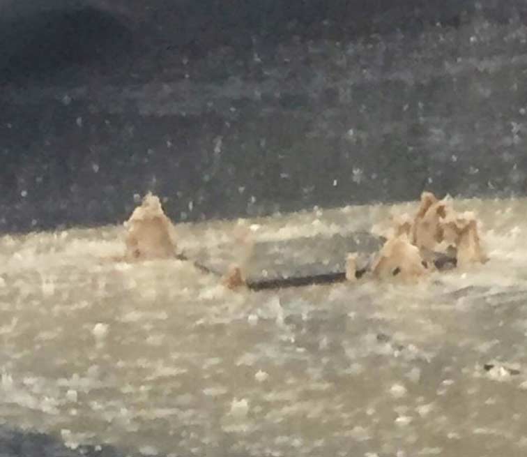 Giarre e Riposto, saltati tombini con “fontane” di reflui fognari