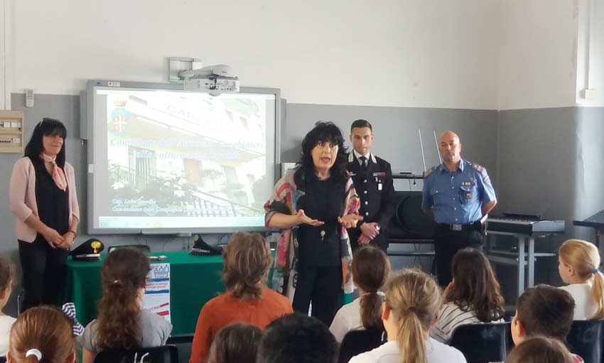Mascali: incontro formativo con i Carabinieri per gli alunni delle classi quinte dell’Istituto Comprensivo Mascali