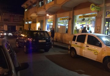 Giarre, rubano auto alle Poste: inseguimento in via Romagna. I malviventi speronano "gazzella" dei Cc. Due arresti