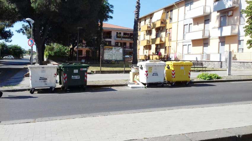 Riposto: la differenziata registra un +12%. Da domani la distribuzione dei kit nella “Zona B”