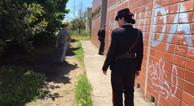 Giarre, nuovi controlli antidroga al Liceo Scientifico: rinvenute cinque dosi di marijuana VIDEO