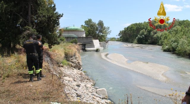 Giardini Naxos: trovato il cadavere di un uomo nel fiume Alcantara. Identificato: era un turista svedese