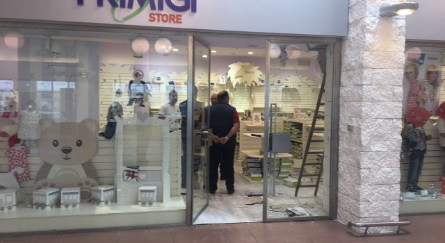 Nuovo furto al Conforama di Riposto: nel mirino il “Primigi store” FOTO VIDEO