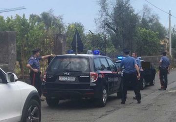 Giarre, carabinieri sventano furto di limoni in un terreno di via Ungaretti: due arresti VIDEO