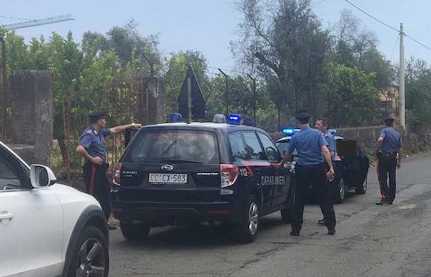 Giarre, carabinieri sventano furto di limoni in un terreno di via Ungaretti: due arresti VIDEO