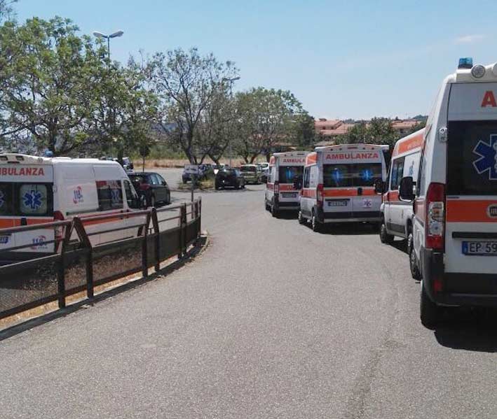 Pronto Soccorso di Acireale: “circa 4 ore per “sbarellare” i pazienti. Basta giocare con la vita delle persone!”