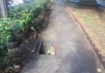 Giarre, villetta Garibaldi degrado e botole trappole