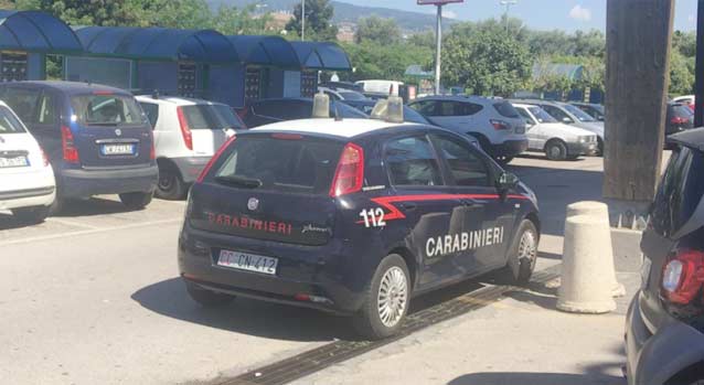Riposto, due romeni beccati a rubare al SuperDecò del Conforama: arrestati