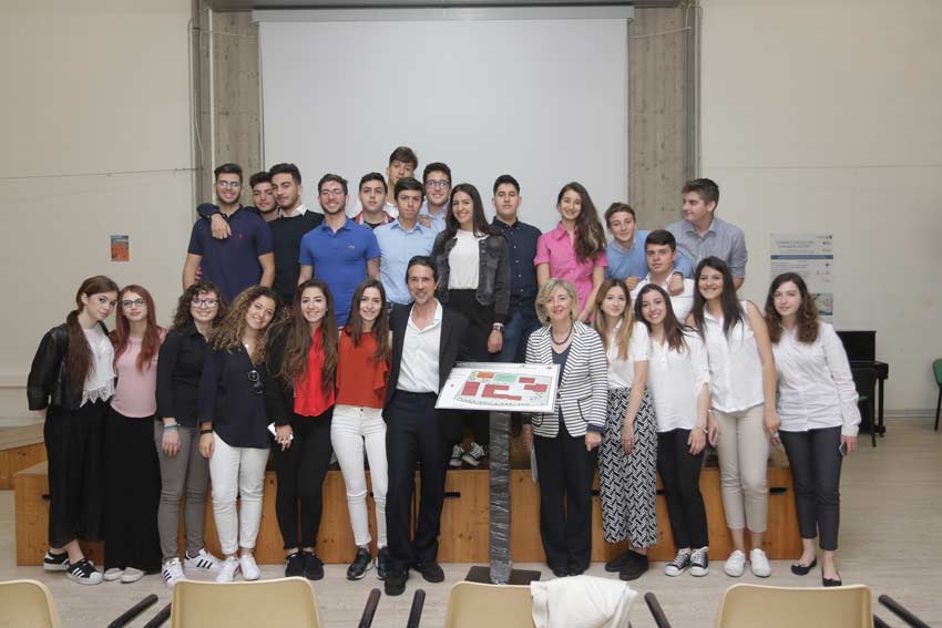 Catania, “Braillando insieme”: gli studenti dell’istituto “Galileo Galilei” hanno realizzato una mappa tattile della scuola