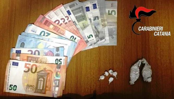 Catania: arresti per vedetta, procacciatore e venditore di cocaina e marijuana