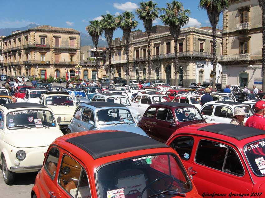 Giarre, successo per la IV edizione del raduno Fiat 500