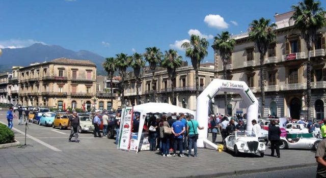 Giarre, successo per la IV edizione del raduno Fiat 500