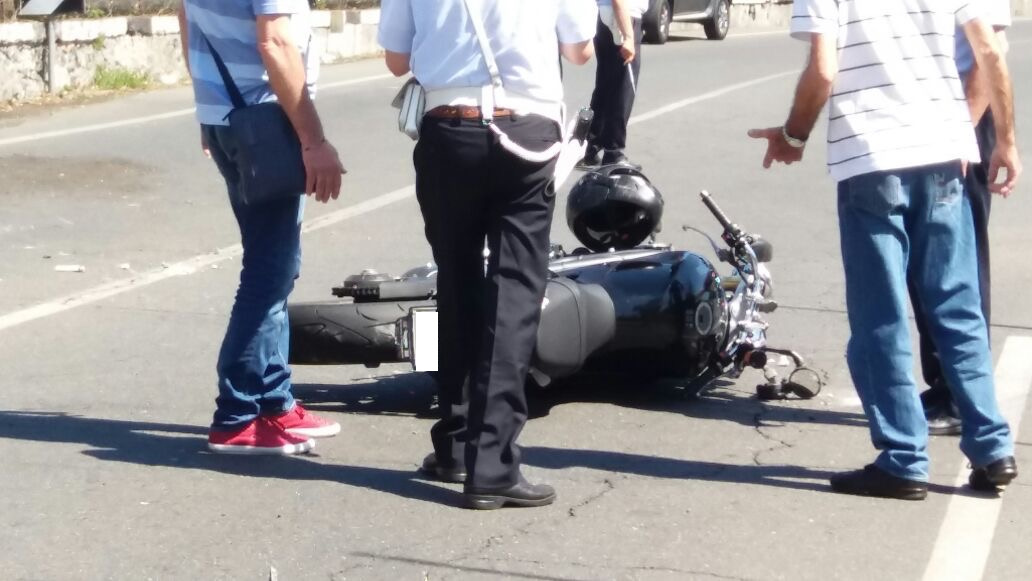 Mascali: incidente autonomo ad un motociclista. Interviene il 118