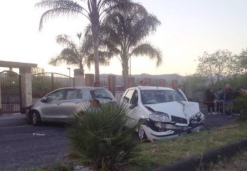 Mascali, incidente sulla parallela di Fondachello: traffico paralizzato. Bilancio di tre feriti