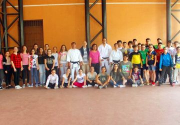 Francavilla di Sicilia: gli alunni dell&rsquo;Istituto Scolastico Comprensivo a lezione di Karate