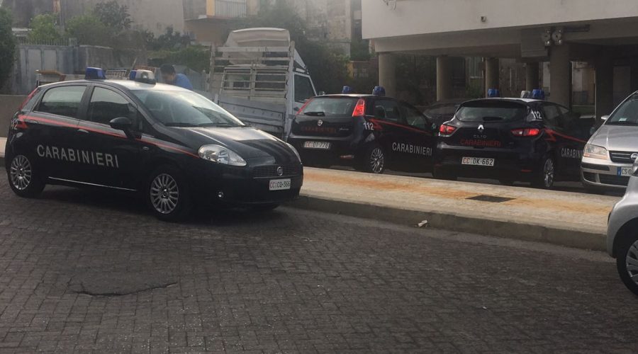 Giarre, controlli dei carabinieri agli alloggi popolari di via Carducci VIDEO