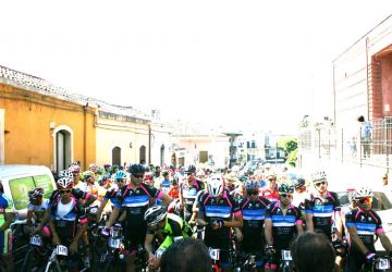 Ciclismo: successo per il 1&deg; trofeo dello Scalatore dell'Etna Memorial Rosario Zappal&agrave;