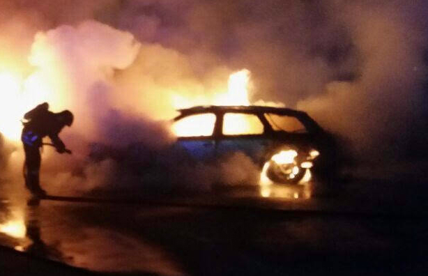 Mascali, a fuoco autovettura in via San Giuseppe