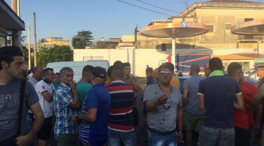 Giarre, protesta degli ambulanti: denunciati in 21 per violenza privata