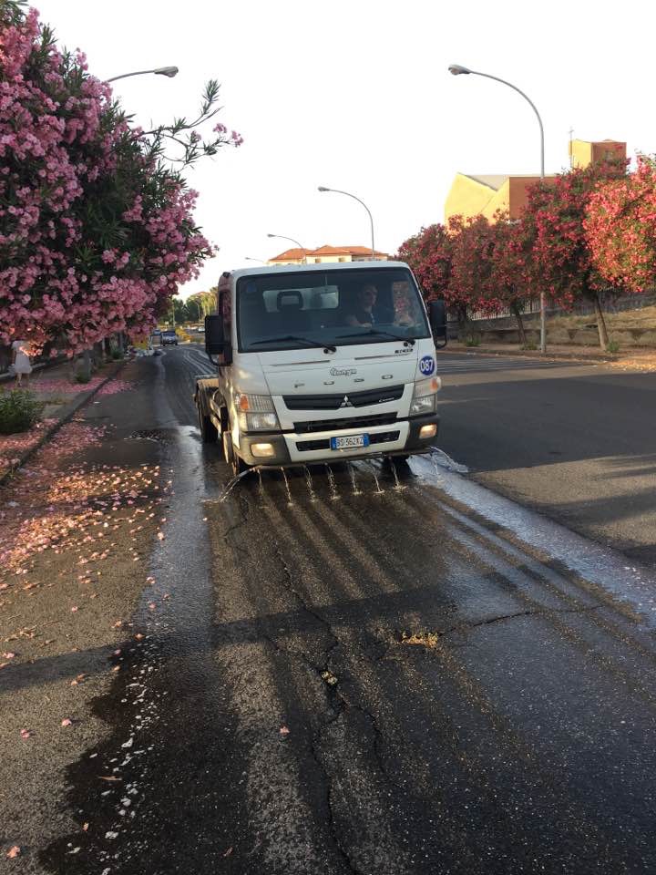 Riposto, al via la sanificazione delle strade