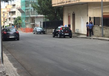 Giarre, manca l&rsquo;acqua ed esplode la sommossa al centro immigrati di via Cusmano: intervento dei carabinieri