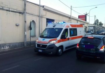 Santa Maria la Strada, incidente tra auto e scooter: un ferito lieve