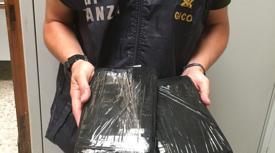Catania: beccato corriere con oltre 2 kg di cocaina per un valore di circa 200.000 euro