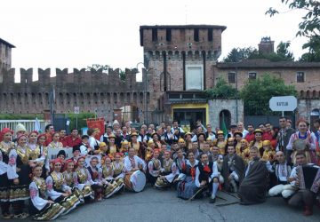 Il folklore del gruppo Vecchia Jonia al 16° Raduno Folkloristico Internazionale di Galliate