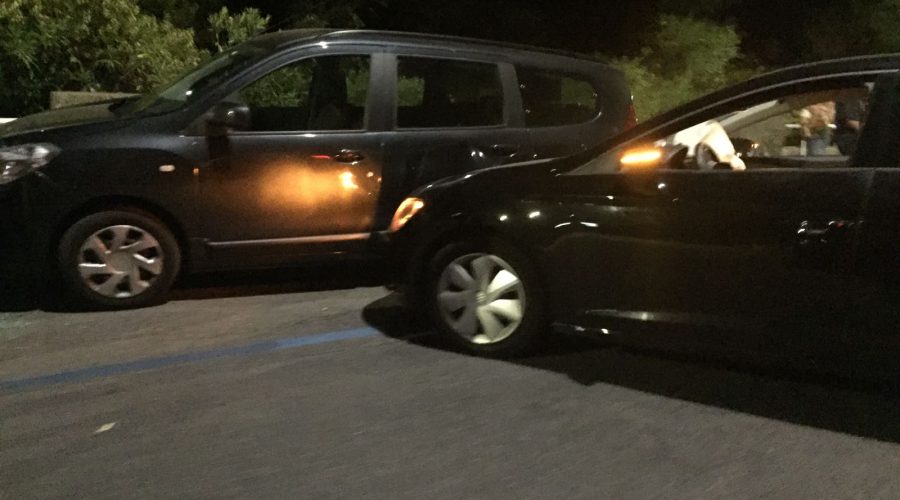 Fondachello: auto sbanda e centra auto posteggiate