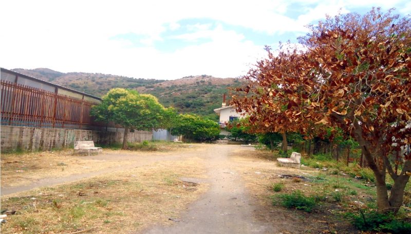 Francavilla di Sicilia: una piazzetta “fantasma” in contrada Barilaro
