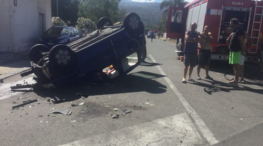 Incidente mortale a Riposto: vittima un 34enne, conducente di una Citroen IL VIDEO